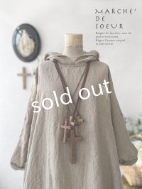 MARCHE' DE SOEUR／木の十字架ネックレス
