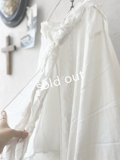 画像12: SO／カーブフリルブラウス・アプリコットベージュ