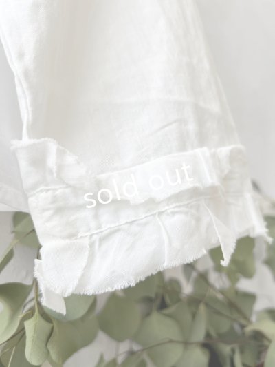 画像13: SO／カーブフリルブラウス・アプリコットベージュ