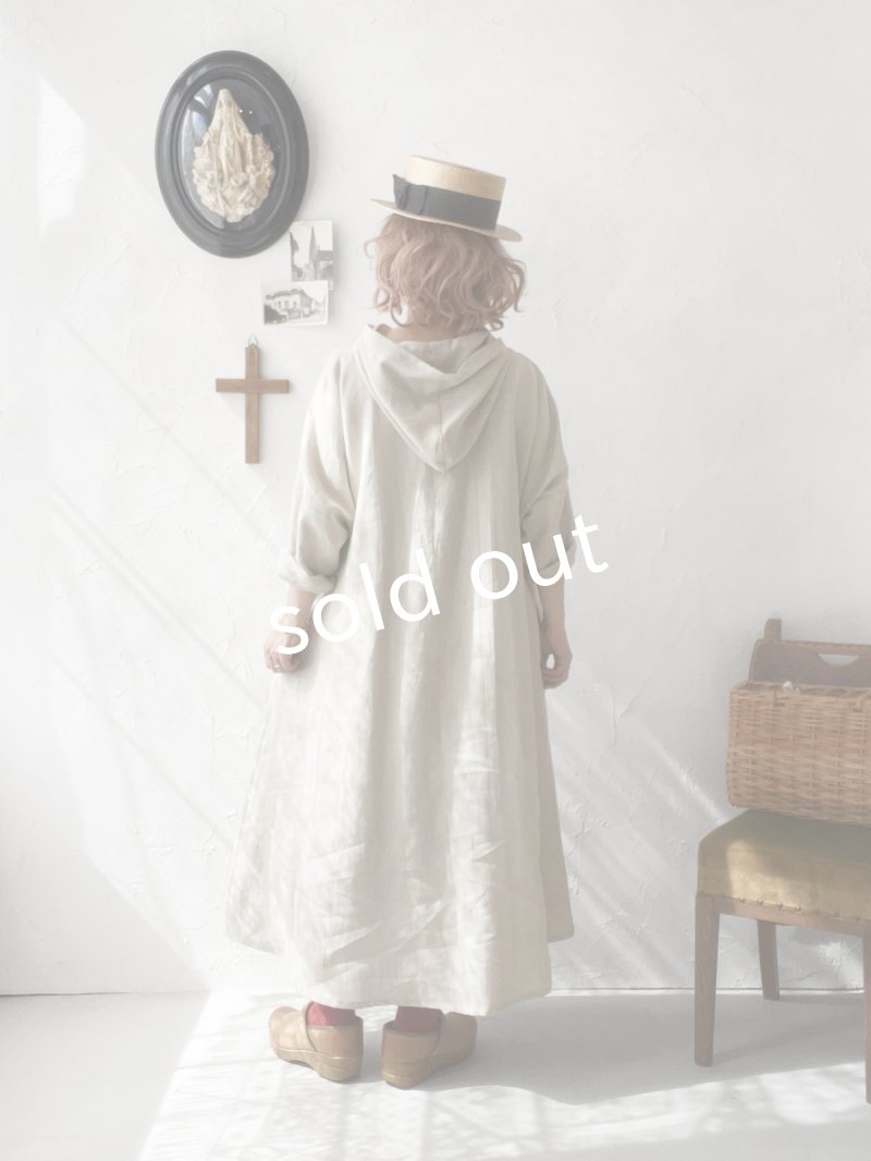 画像16: MARCHE' DE SOEUR／Ａラインフードワンピース・生成り (16)