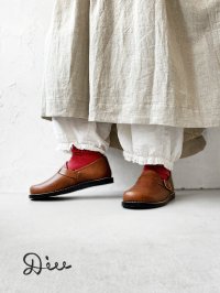 Diu／本革ベルトシューズ・ブラウン