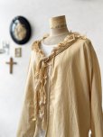 画像3: SO／カーブフリルブラウス・アプリコットベージュ