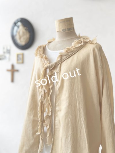 画像3: SO／カーブフリルブラウス・アプリコットベージュ