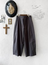 SO／ワイドパンツ・スミクロ