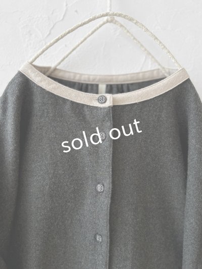 画像2: ubasoku/バイカラー起毛パフ袖ブラウス・チャコール