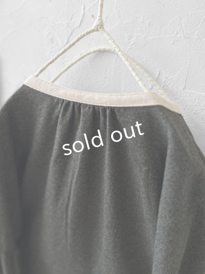 画像7: ubasoku/バイカラー起毛パフ袖ブラウス・チャコール