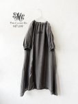 画像1: mifumi／コラボ刺繍yuiワンピース・濃灰 (1)