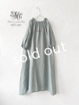 mifumi／コラボ刺繍yuiワンピース・モスグリーン