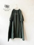 画像1: mifumi／コラボ刺繍yuiワンピース・グリーン (1)