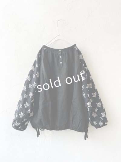 画像8: ubasoku/0200 刺繍の裾りぼんプルオーバー・黒