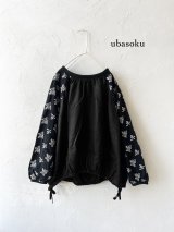 ubasoku/0200 刺繍の裾りぼんプルオーバー・黒