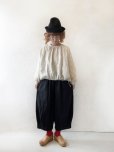 画像10: ubasoku/0200 刺繍の裾りぼんプルオーバー・ナチュラル (10)