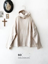 SO／表出しタートルプルオーバー・ベージュ