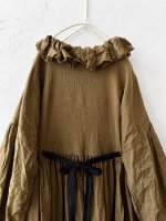画像2: MARCHE' DE SOEUR／ラッフルウエストリボンワンピース・マスタードブラウン (2)