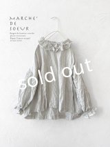 MARCHE' DE SOEUR／ラッフル襟のパフ袖プルオーバー・ホワイトグレー