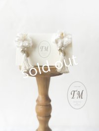 toromeco／裂き編みのピアス・flower tassel