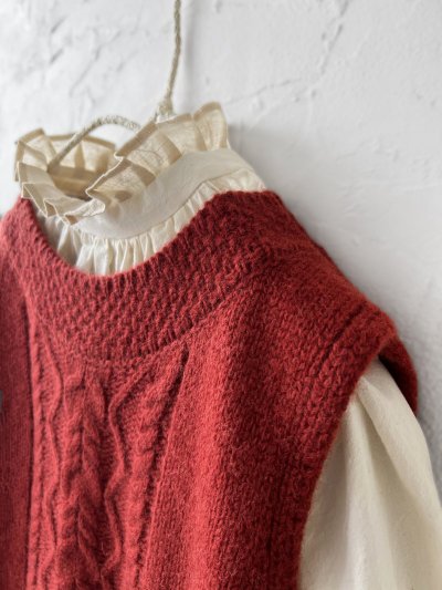 画像4: SO／後ろボタンニットベスト・オキシドレッド