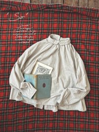 SO／重なり衿の2wayブラウス・グレーシャンブレー