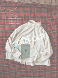 SO／重なり衿の2wayブラウス・グレーシャンブレー