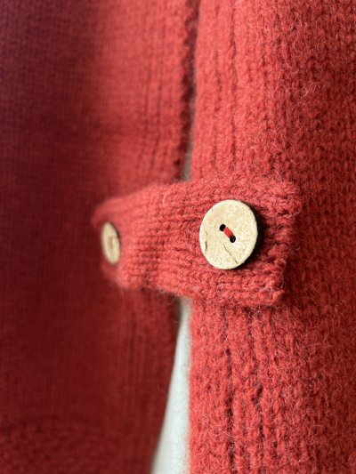 画像9: SO／後ろボタンニットベスト・オキシドレッド