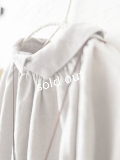 画像4: SO／重なり衿の2wayブラウス・グレーシャンブレー