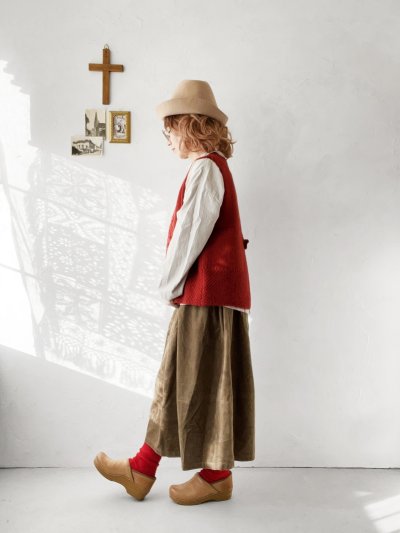 画像10: SO／後ろボタンニットベスト・サンドベージュ