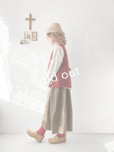 画像10: SO／後ろボタンニットベスト・サンドベージュ