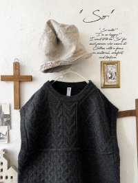 SO／アラン柄ワイドベスト・チャコール