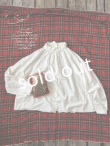 SO／重なり衿の2wayブラウス・オフ