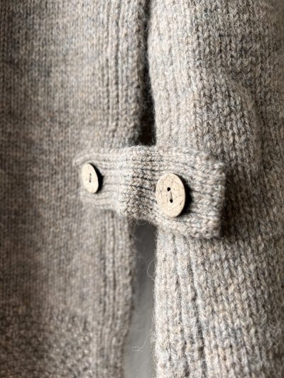 画像7: SO／後ろボタンニットベスト・サンドベージュ