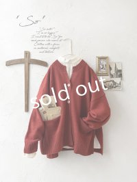 SO／サイドスリットカーディガン・オキシドレッド