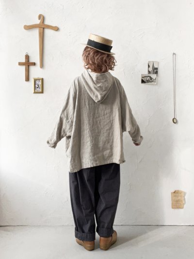 画像13: Libera&Capricciosa／天日干しリネンフードプルオーバー・インクブルー