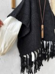 画像4: SO／フリンジニットポンチョ・ブラック (4)