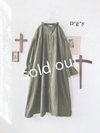 Dgy／コーデュロイフリル襟ワンピース・カーキ