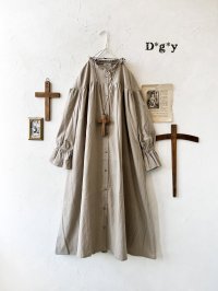 Dgy／コーデュロイフリル襟ワンピース・グレージュ