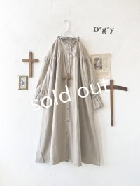 Dgy／コーデュロイフリル襟ワンピース・グレージュ