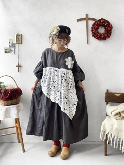 画像4: 【ノエルの贈り物】ダークグレーのパフスリーブレースワンピース【23】