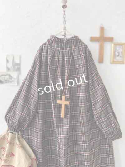 画像2: MARCHE' DE SOEUR／シャーリングネックワンピース・レッドブラウンチェック