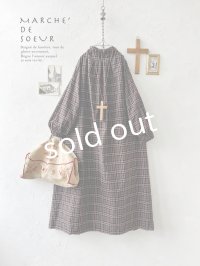 MARCHE' DE SOEUR／シャーリングネックワンピース・レッドブラウンチェック