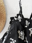 画像9: MARCHE' DE SOEUR／ピエロパンツ・黒ブーケ刺繍 (9)