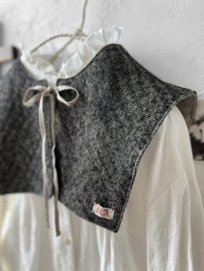 画像4: MARCHE' DE SOEUR／リバーシブルタッセルティペット・杢ブラック×ベージュ