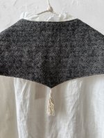画像7: MARCHE' DE SOEUR／リバーシブルタッセルティペット・杢ブラック×ベージュ (7)
