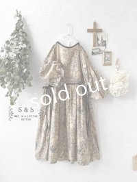 shizuka's／トワルドジュイのリボンワンピース（パフスリーブ）ベージュ