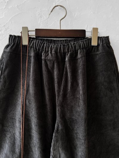 画像2: seasew.／509 コーデュロイ裾ダーツパンツ・チャコール