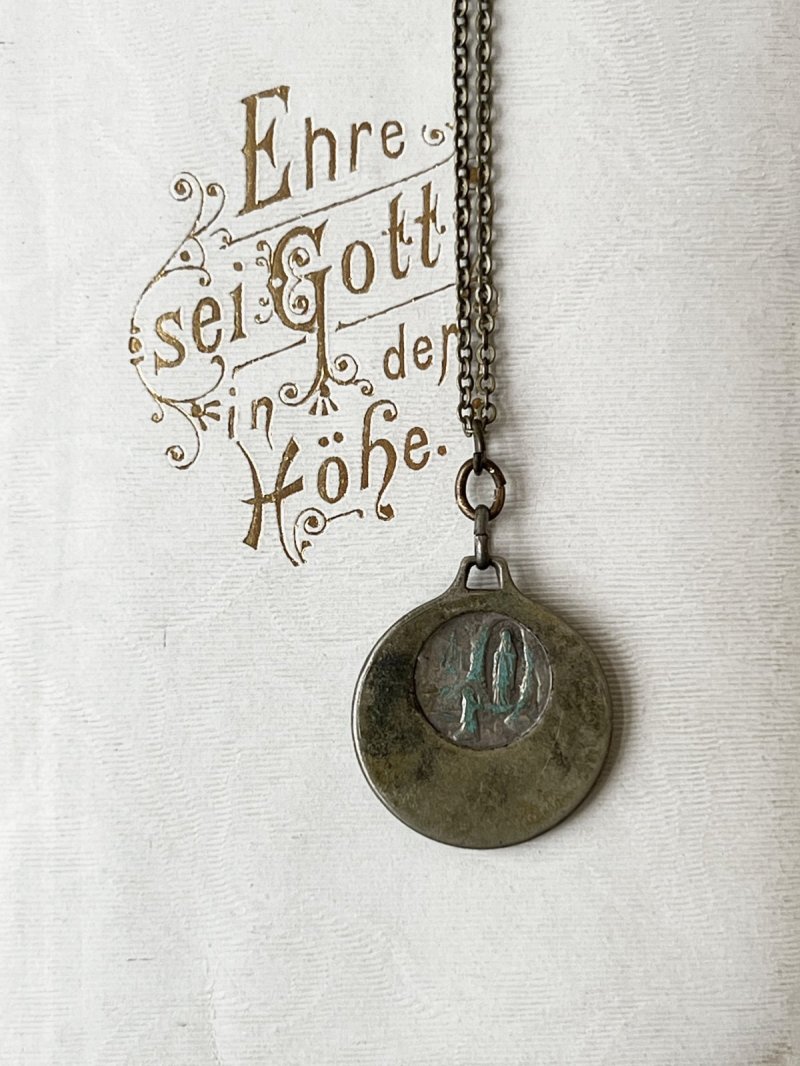 画像5: antique／ルルドの泉のメダイネックレス (5)