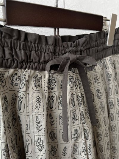 画像3: le ciel／ボタニカルプリントスカート・チャコールグレー