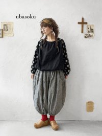 ubasoku/0200 刺繍の裾りぼんプルオーバー・黒