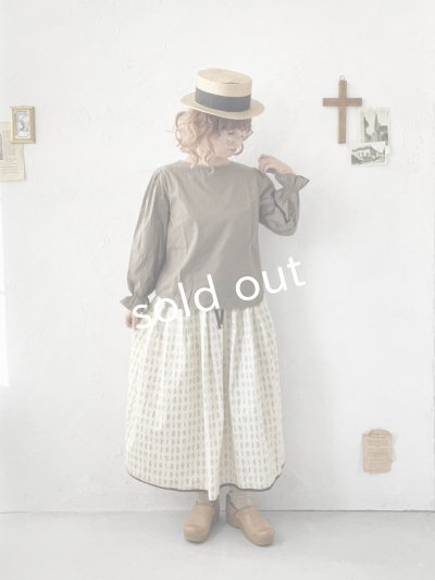 画像8: nous rendent heureux／シャーリングパフ袖ブラウス・グレージュ