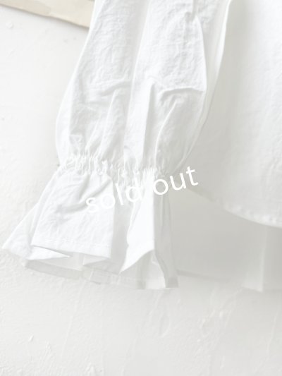 画像13: nous rendent heureux／シャーリングパフ袖ブラウス・グレージュ