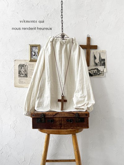 画像2: nous rendent heureux／タックネックブラウス・エクリュ